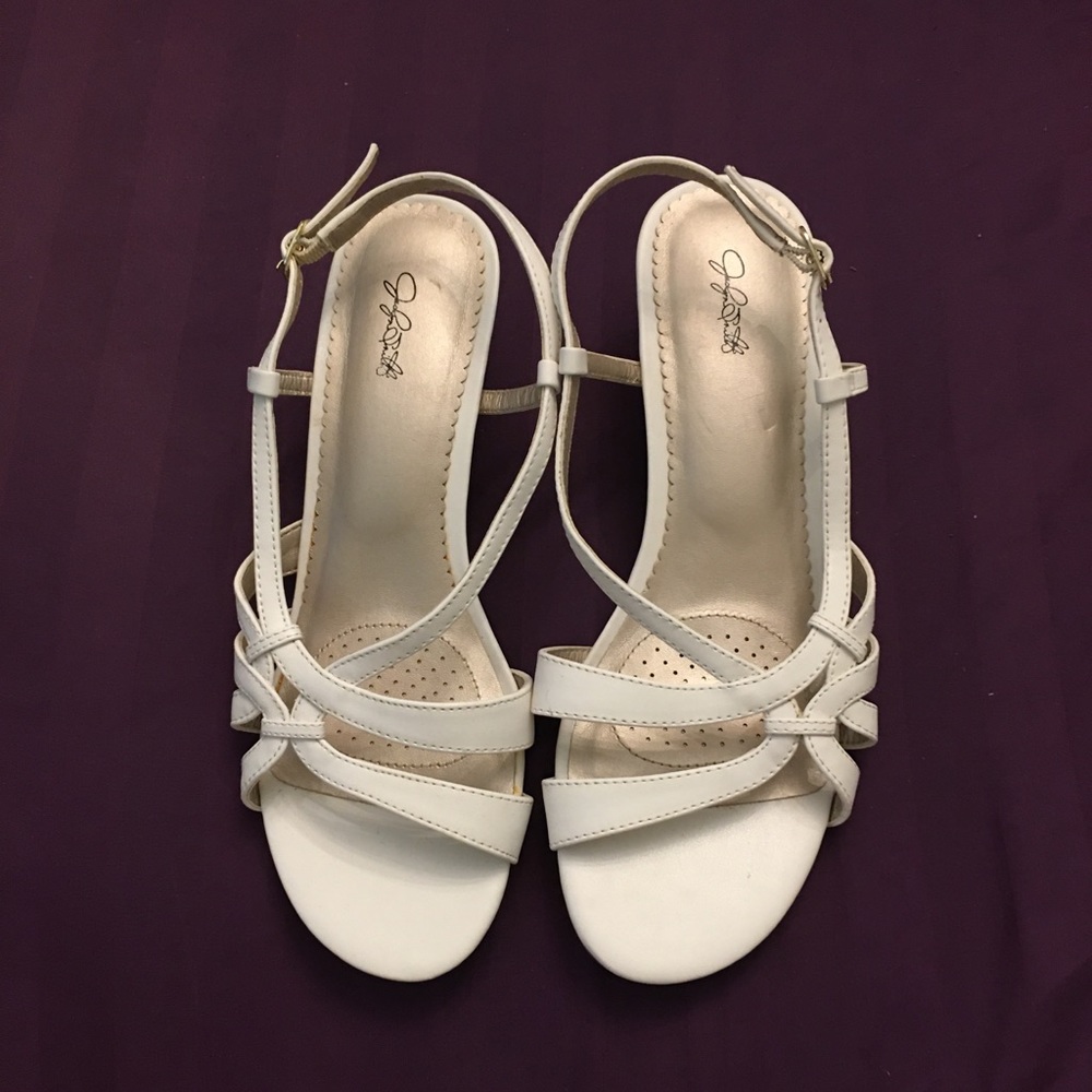 9W white strappy low heel sandals by Jaclyn Smith. New without tags.